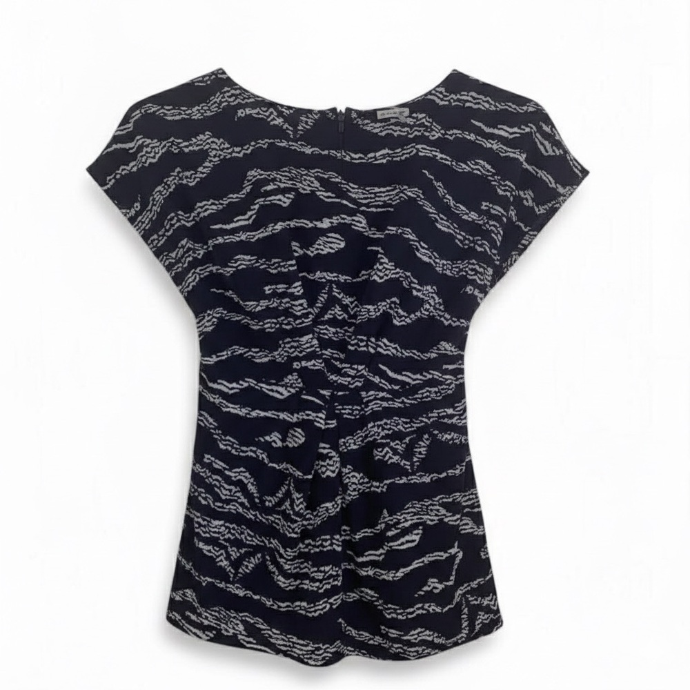 GUESS Women’s Pleated Front Top – Size S Black/ Gray Print